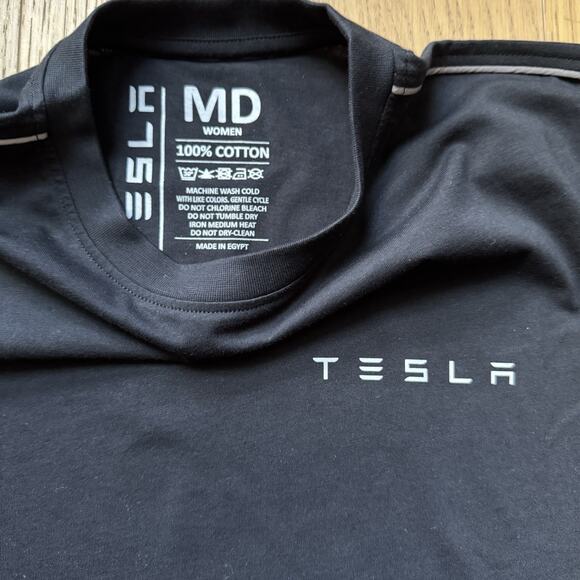 TESLA Women’s Logo Tee Black NWT - Size M - Picture 3 of 5